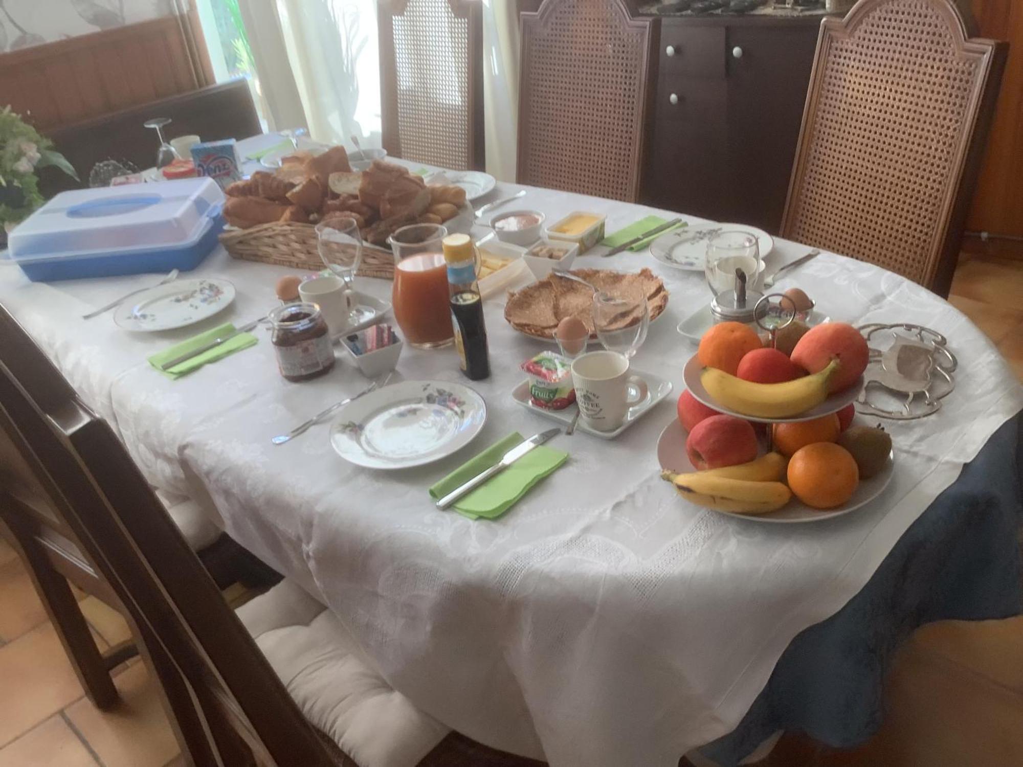 Bed and Breakfast Le Voyageur à Saint-Bonnet-Tronçais Extérieur photo