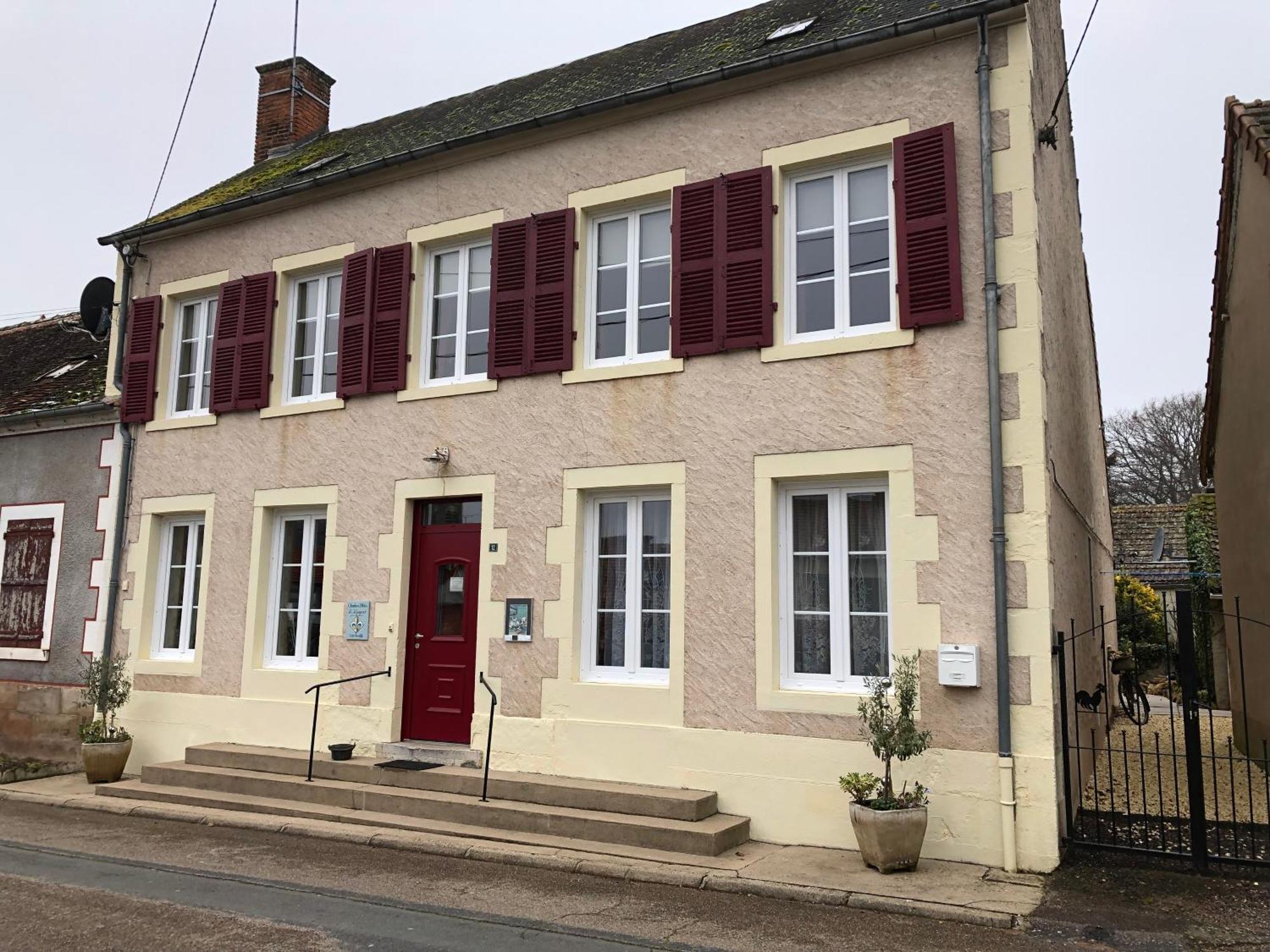 Bed and Breakfast Le Voyageur à Saint-Bonnet-Tronçais Extérieur photo