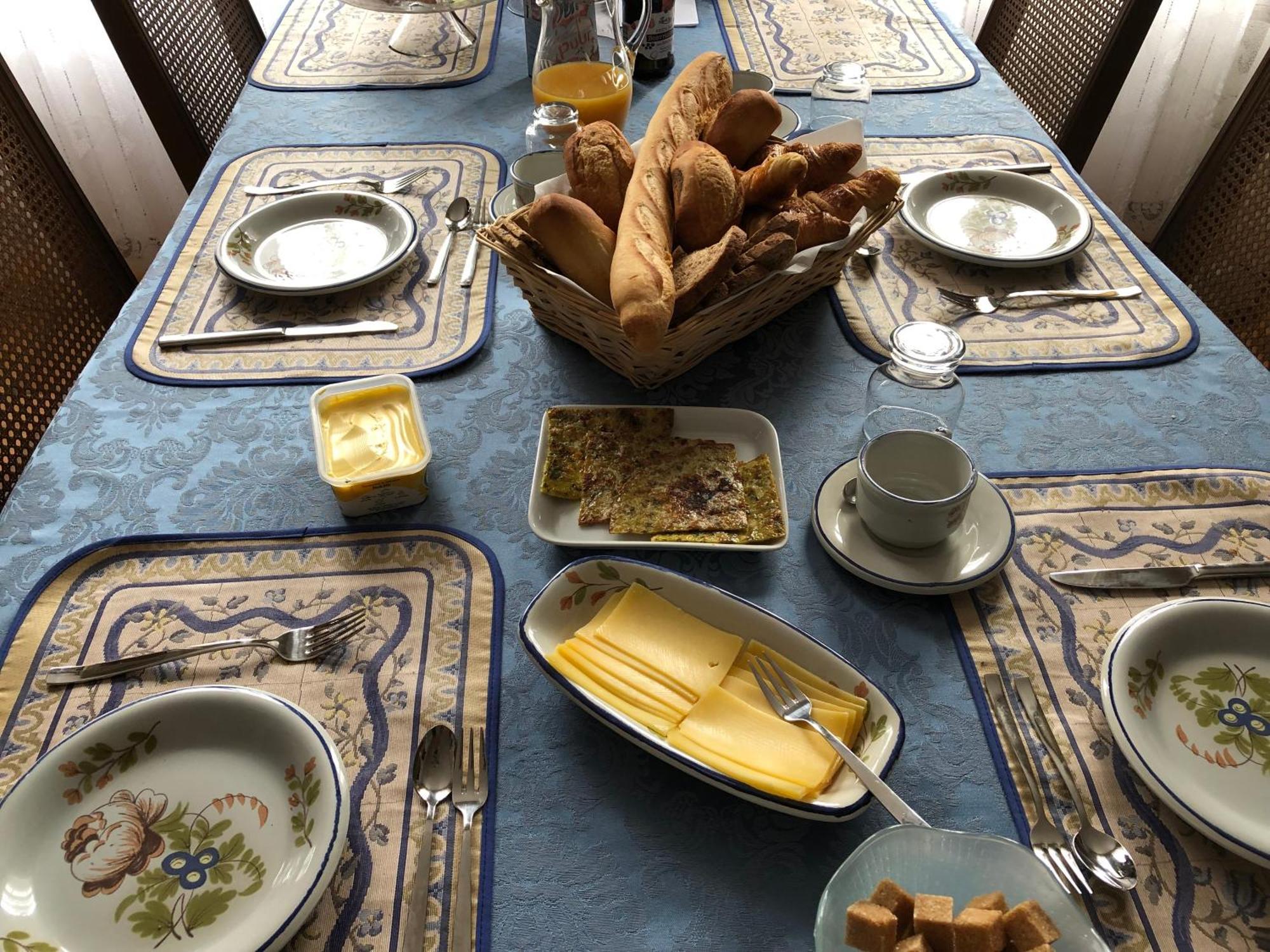 Bed and Breakfast Le Voyageur à Saint-Bonnet-Tronçais Extérieur photo